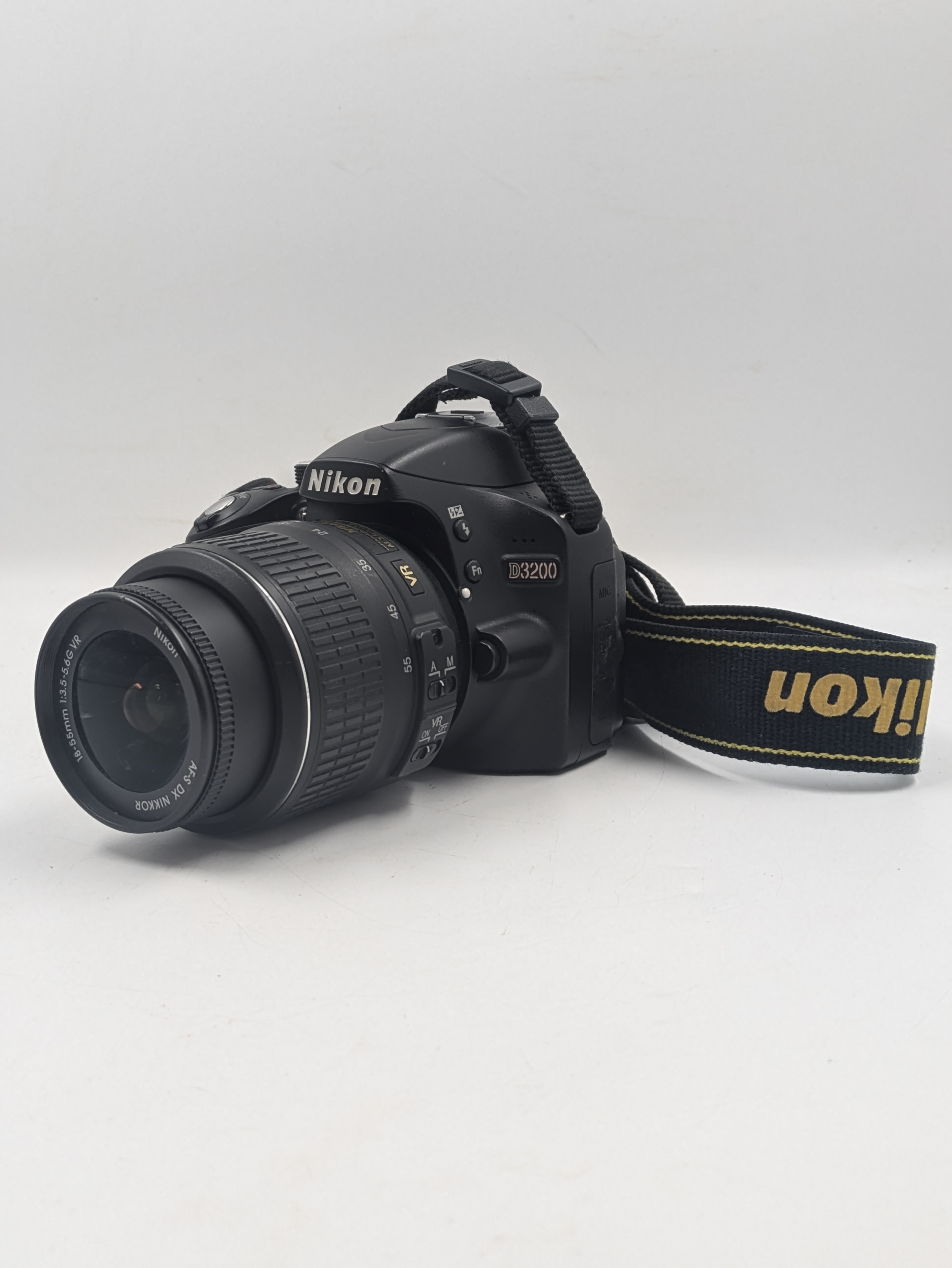 NIKON ニコン D3200 DX VR AF-S NIKKOR 18-55mm 1:3.5-5.6 GⅡ